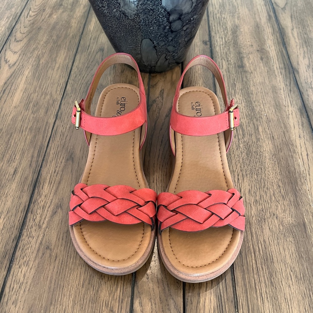 NWOT. Sofft Eurosoft McKaila Wedge Sandal